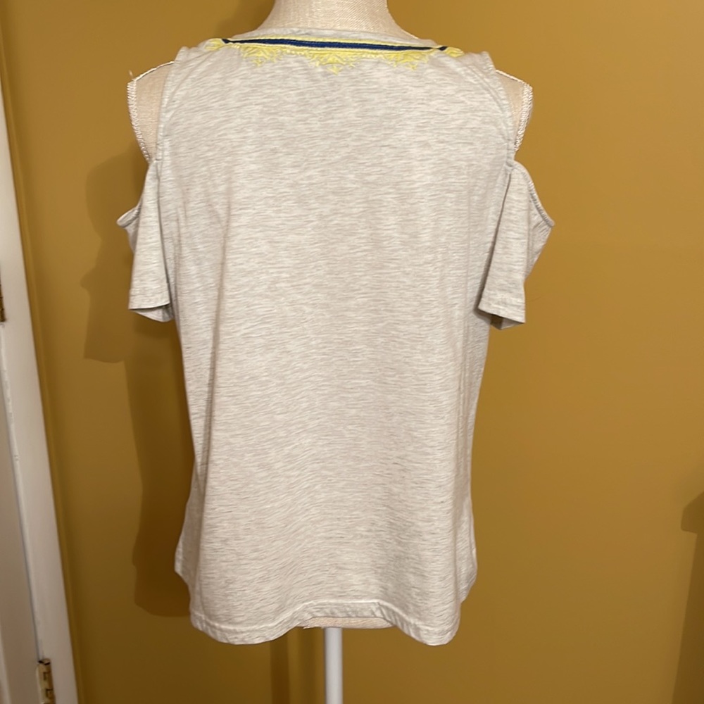 Cold Shoulder Top - Picture 3 of 5